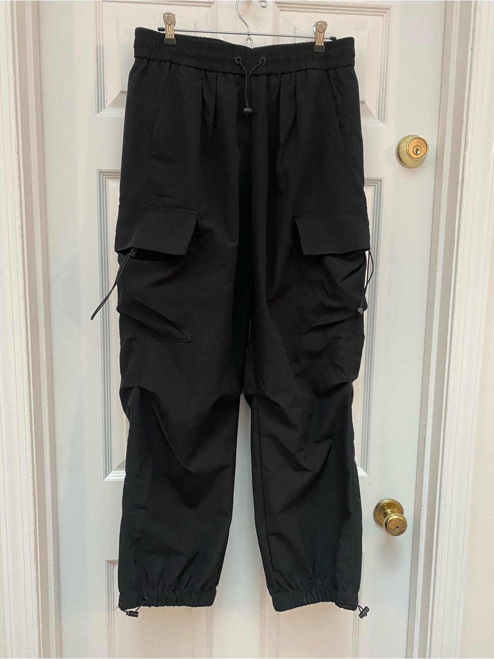 Men's Black Cargo Pants with Elastic Waist and Utility Pockets - Picture 4 of 9